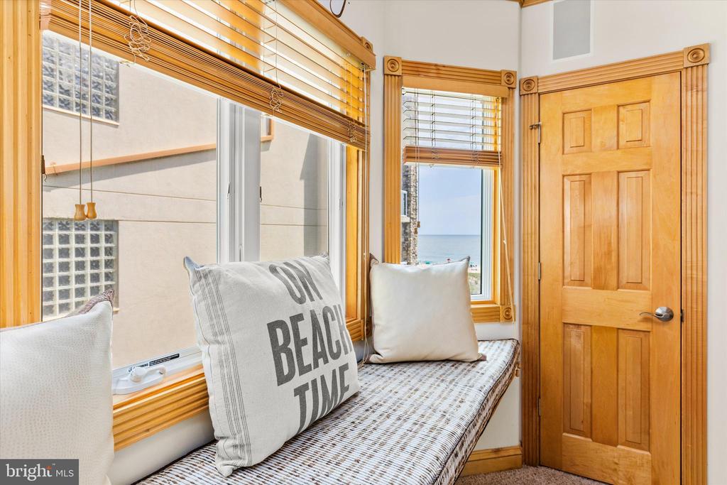 6301 ATLANTIC AVENUE Unit: 301 CARLY E