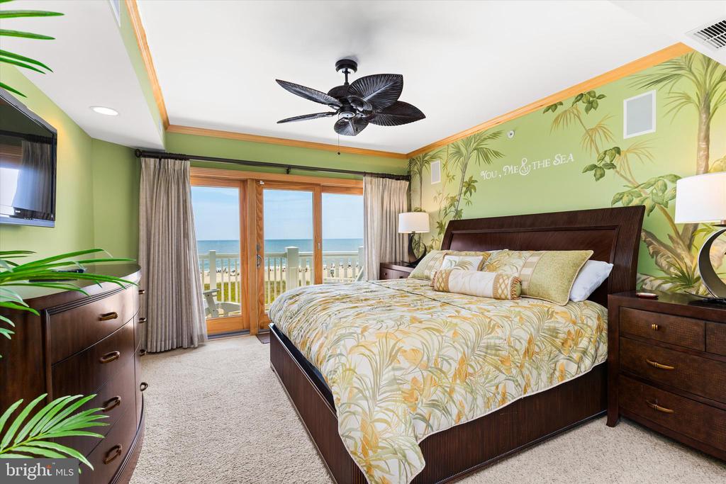 6301 ATLANTIC AVENUE Unit: 301 CARLY E