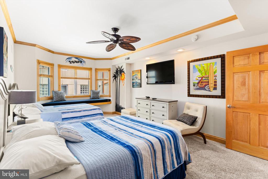 6301 ATLANTIC AVENUE Unit: 301 CARLY E