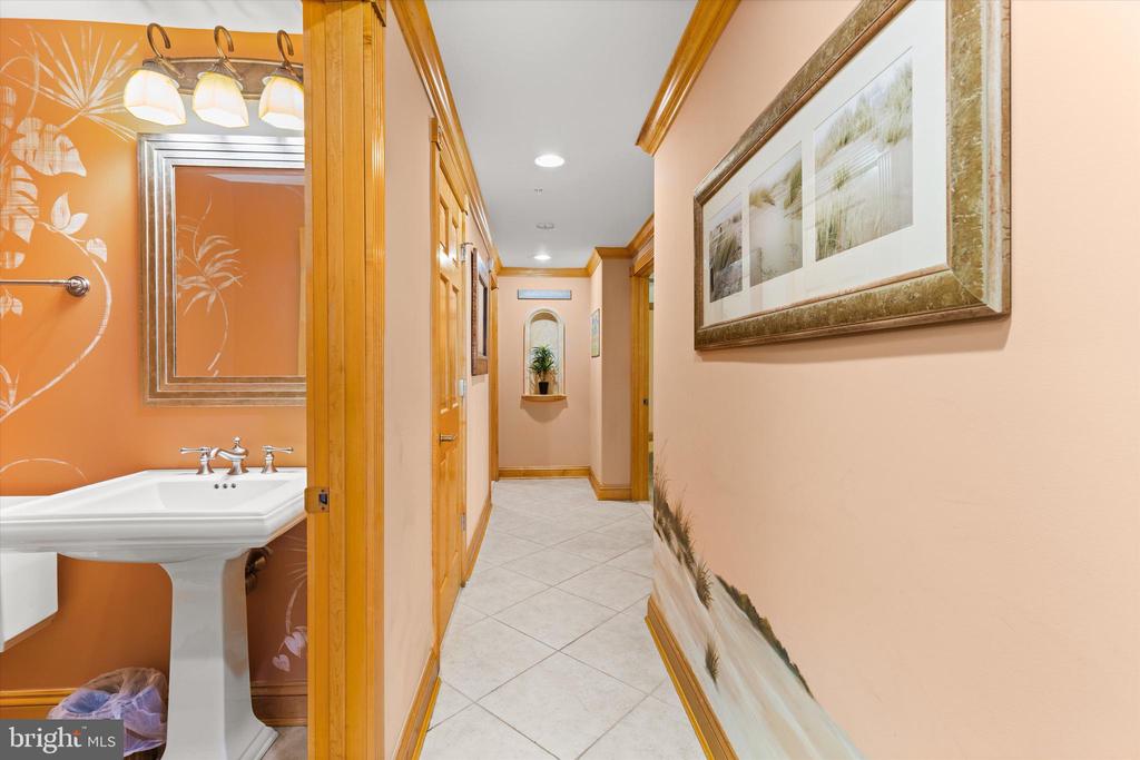 6301 ATLANTIC AVENUE Unit: 301 CARLY E