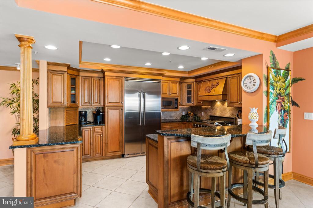 6301 ATLANTIC AVENUE Unit: 301 CARLY E
