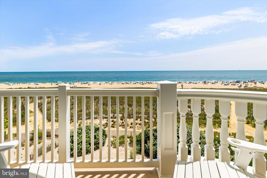 6301 ATLANTIC AVENUE Unit: 301 CARLY E
