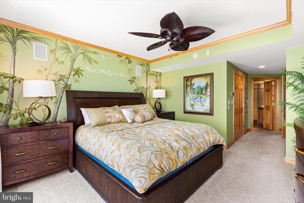6301 ATLANTIC AVENUE Unit: 301 CARLY E