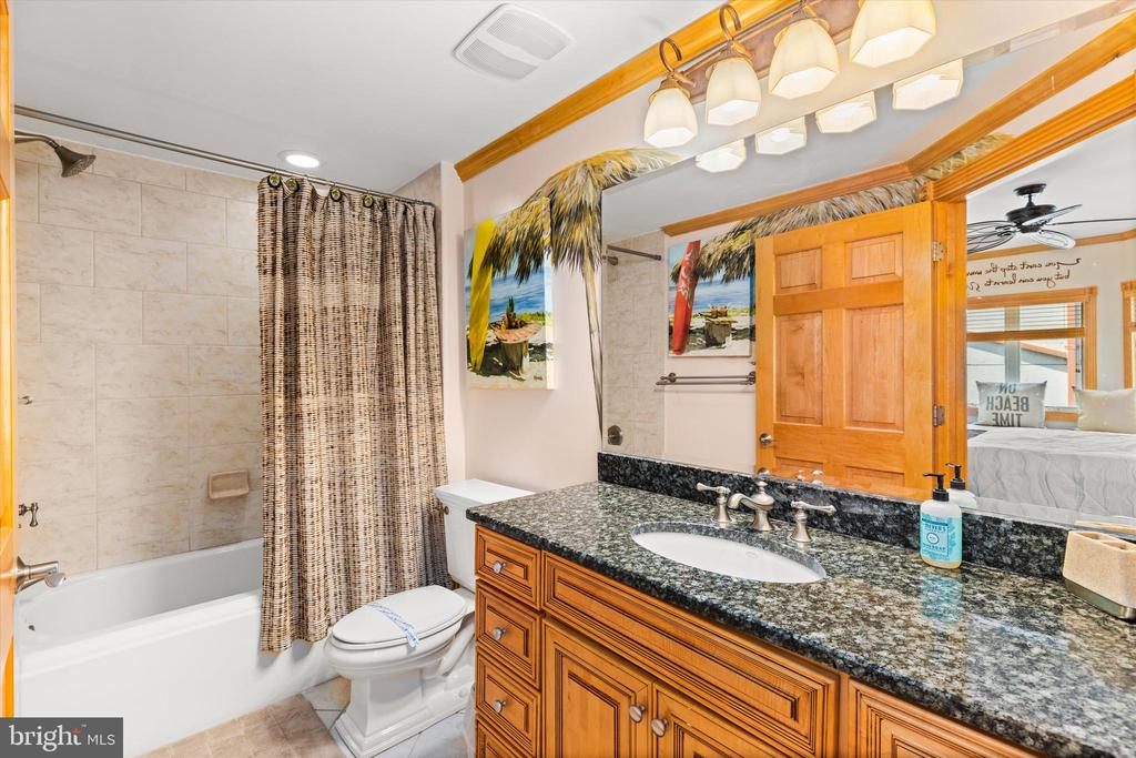 6301 ATLANTIC AVENUE Unit: 301 CARLY E