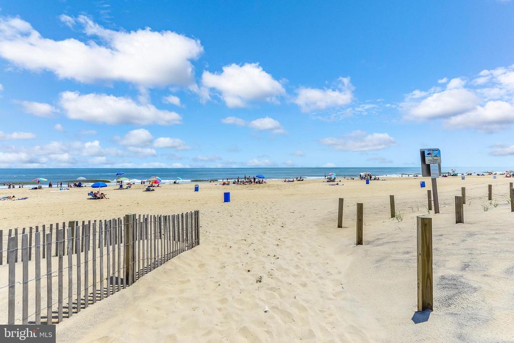 5801 ATLANTIC AVENUE Unit: 305