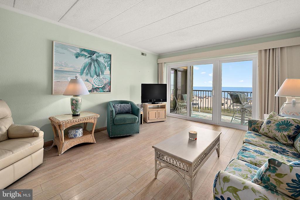 5801 ATLANTIC AVENUE Unit: 305