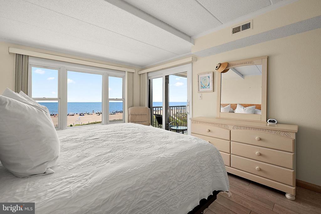 5801 ATLANTIC AVENUE Unit: 305