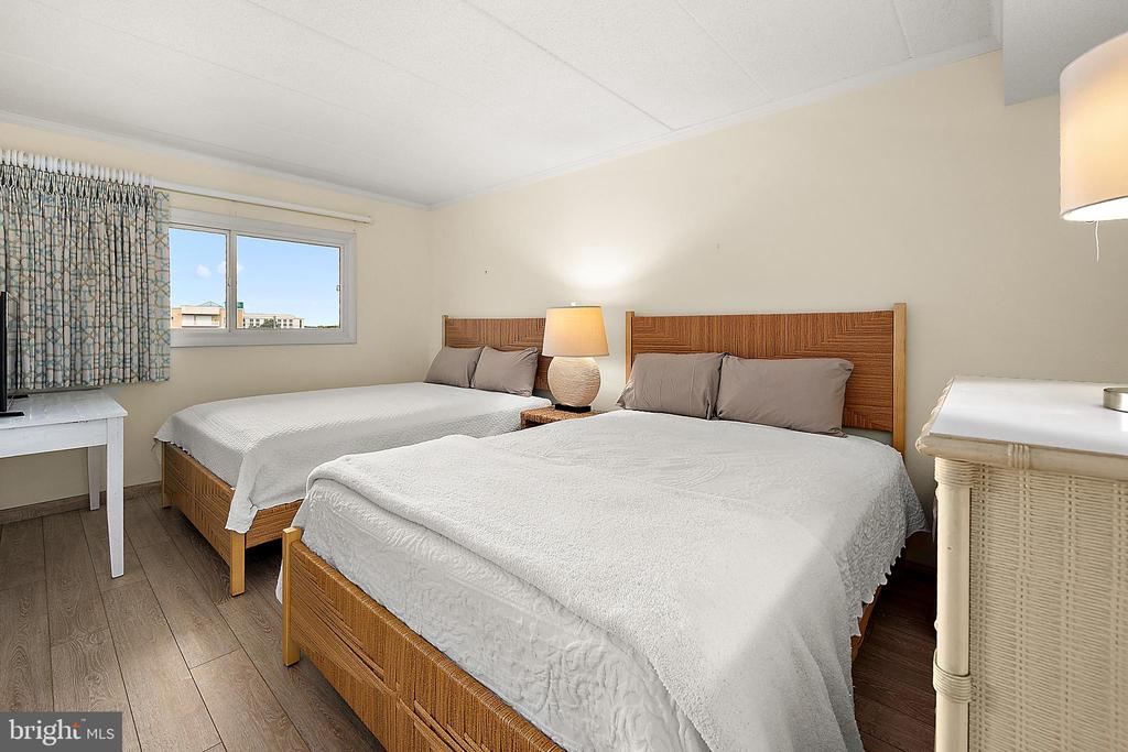 5801 ATLANTIC AVENUE Unit: 305