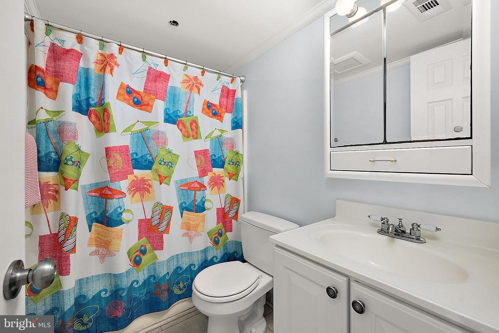 5801 ATLANTIC AVENUE Unit: 305