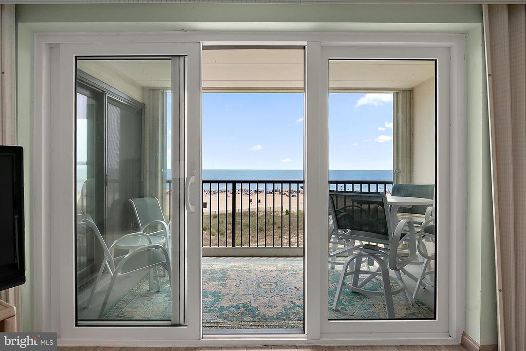 5801 ATLANTIC AVENUE Unit: 305