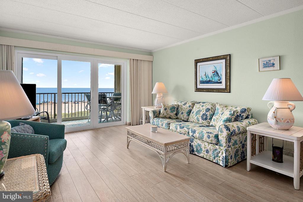 5801 ATLANTIC AVENUE Unit: 305