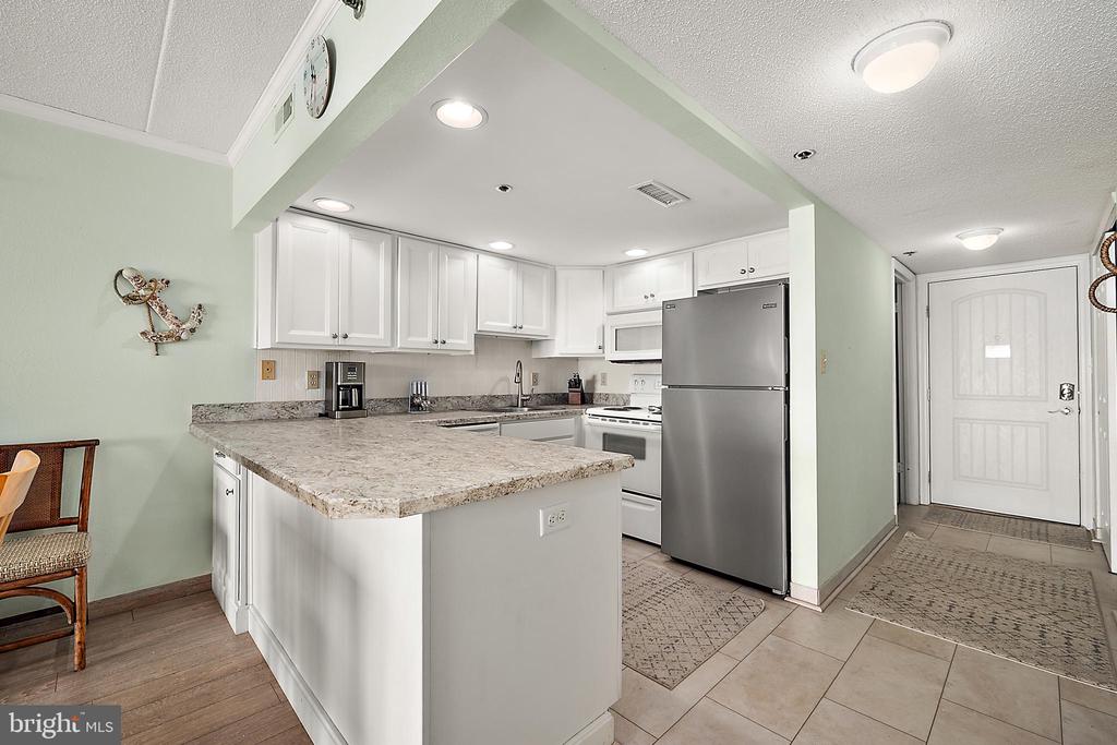5801 ATLANTIC AVENUE Unit: 305