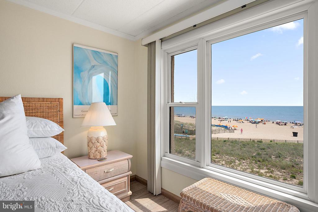 5801 ATLANTIC AVENUE Unit: 305