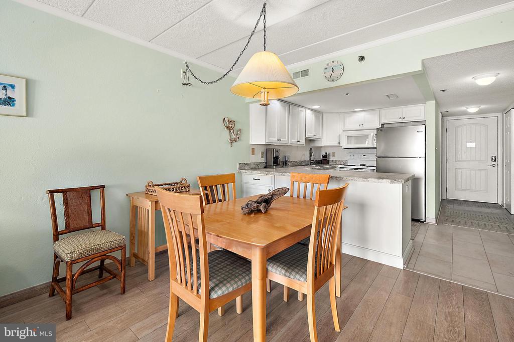 5801 ATLANTIC AVENUE Unit: 305