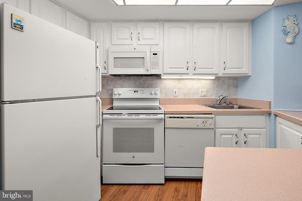 10900 COASTAL HIGHWAY Unit: 1712