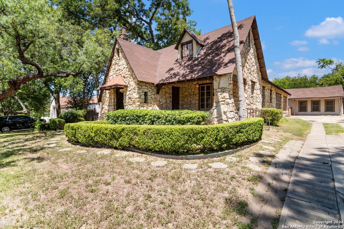 123 W LULLWOOD AVE