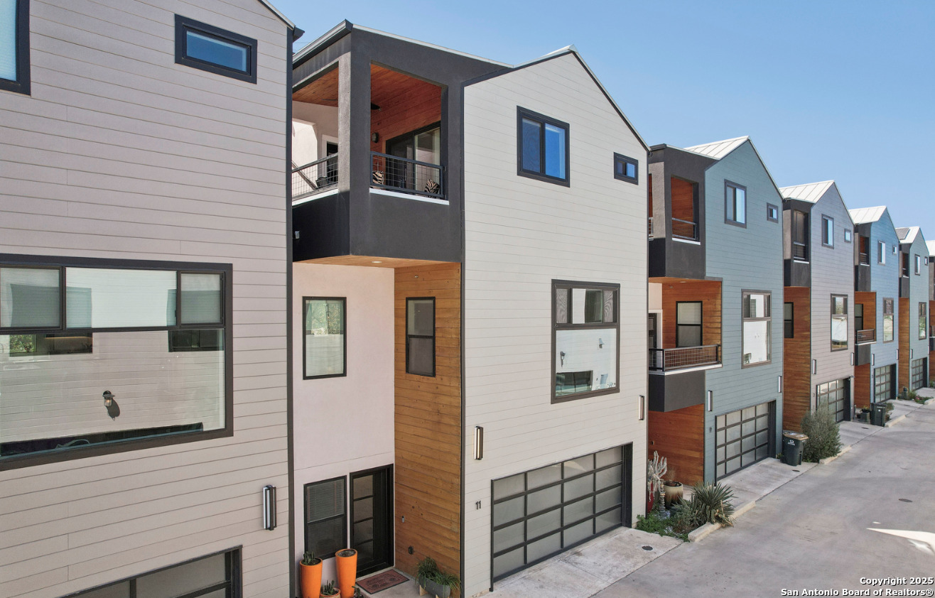 310 Clay Unit: BLDG 11