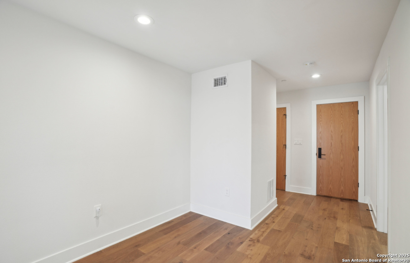 310 Clay Unit: BLDG 11