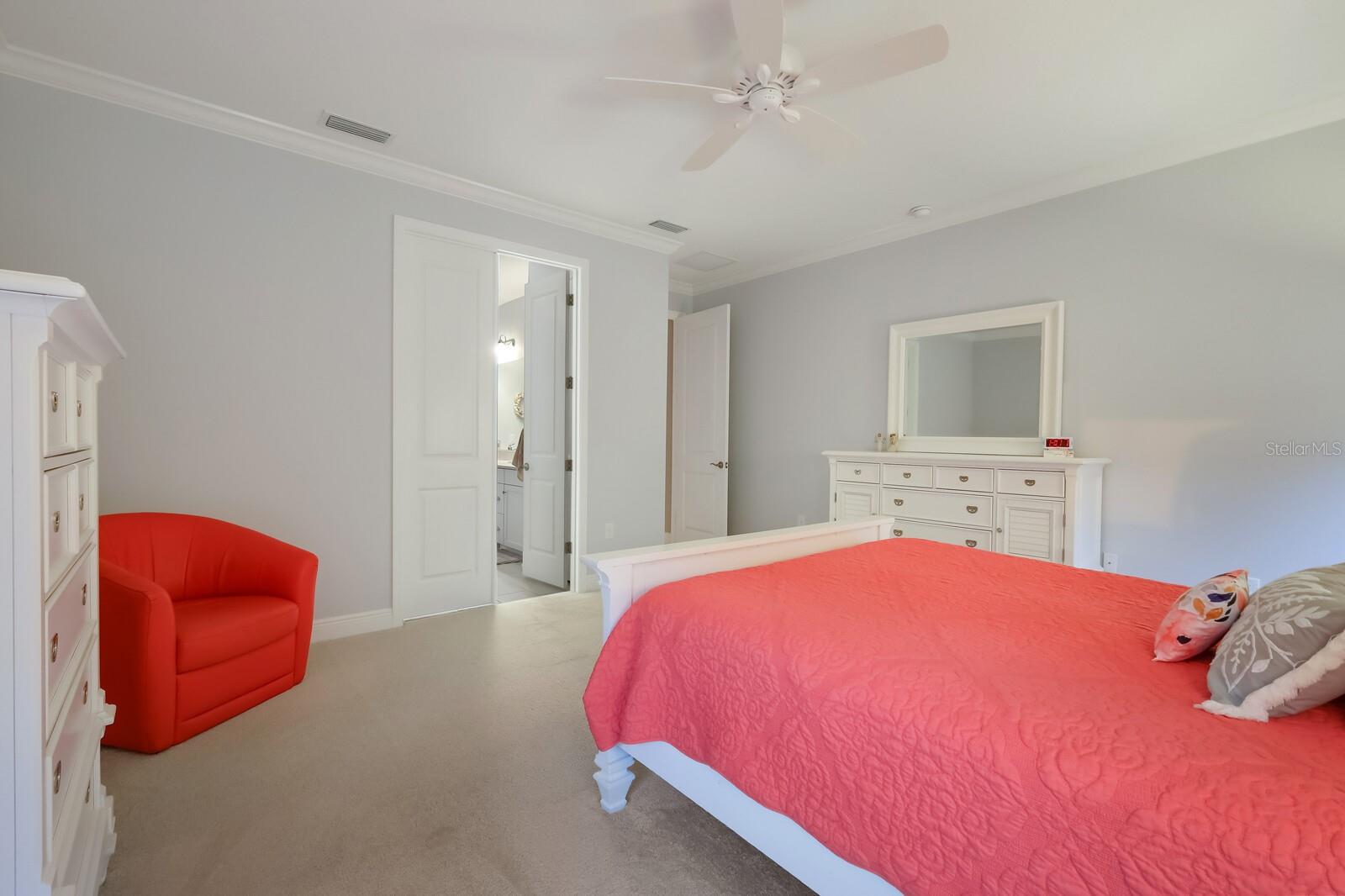 2124 WOODLEAF HAMMOCK CT