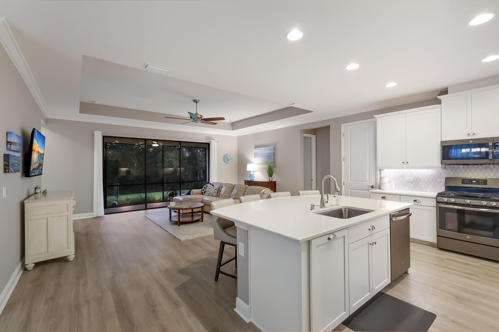 2124 WOODLEAF HAMMOCK CT