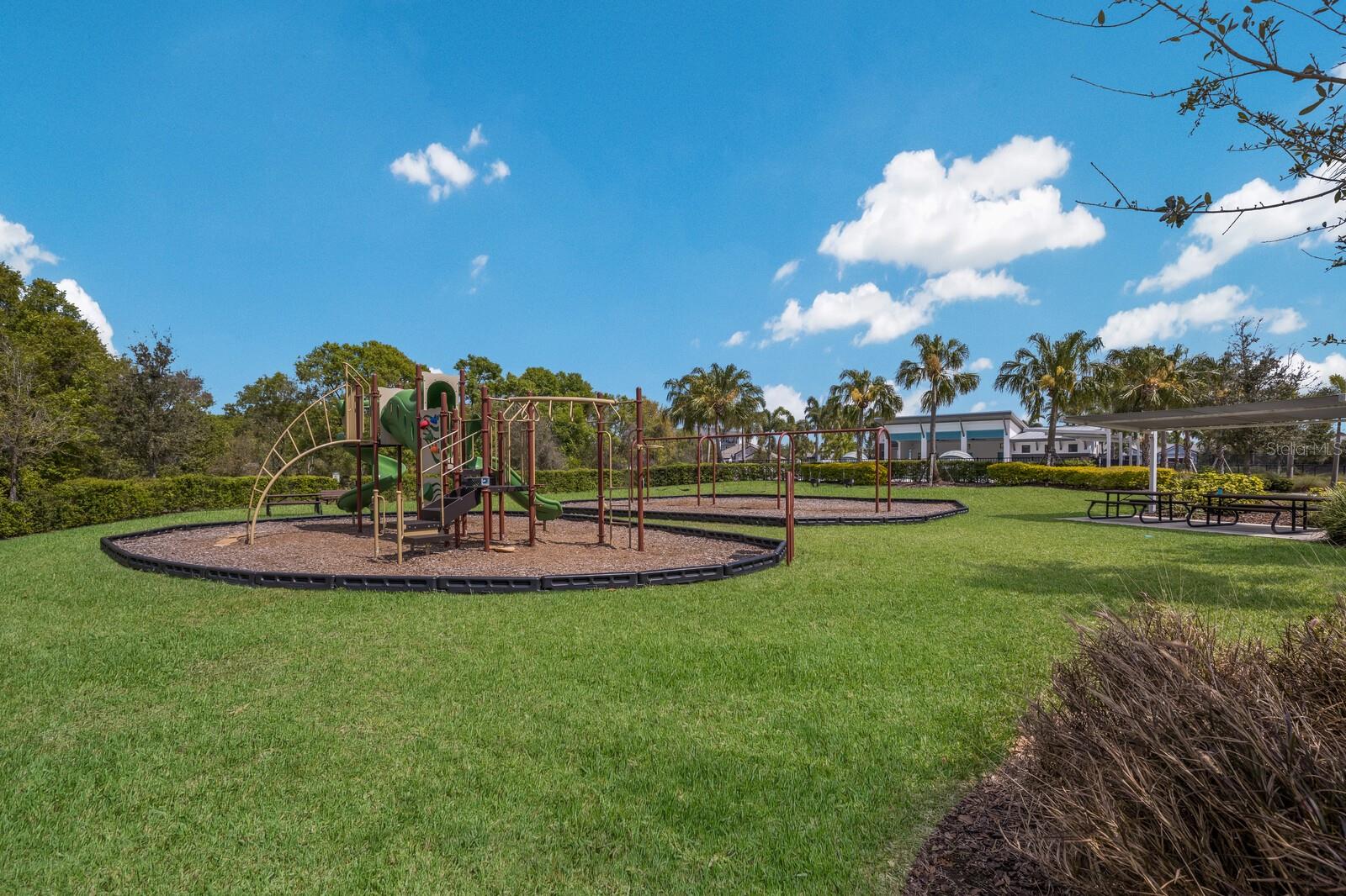 2124 WOODLEAF HAMMOCK CT