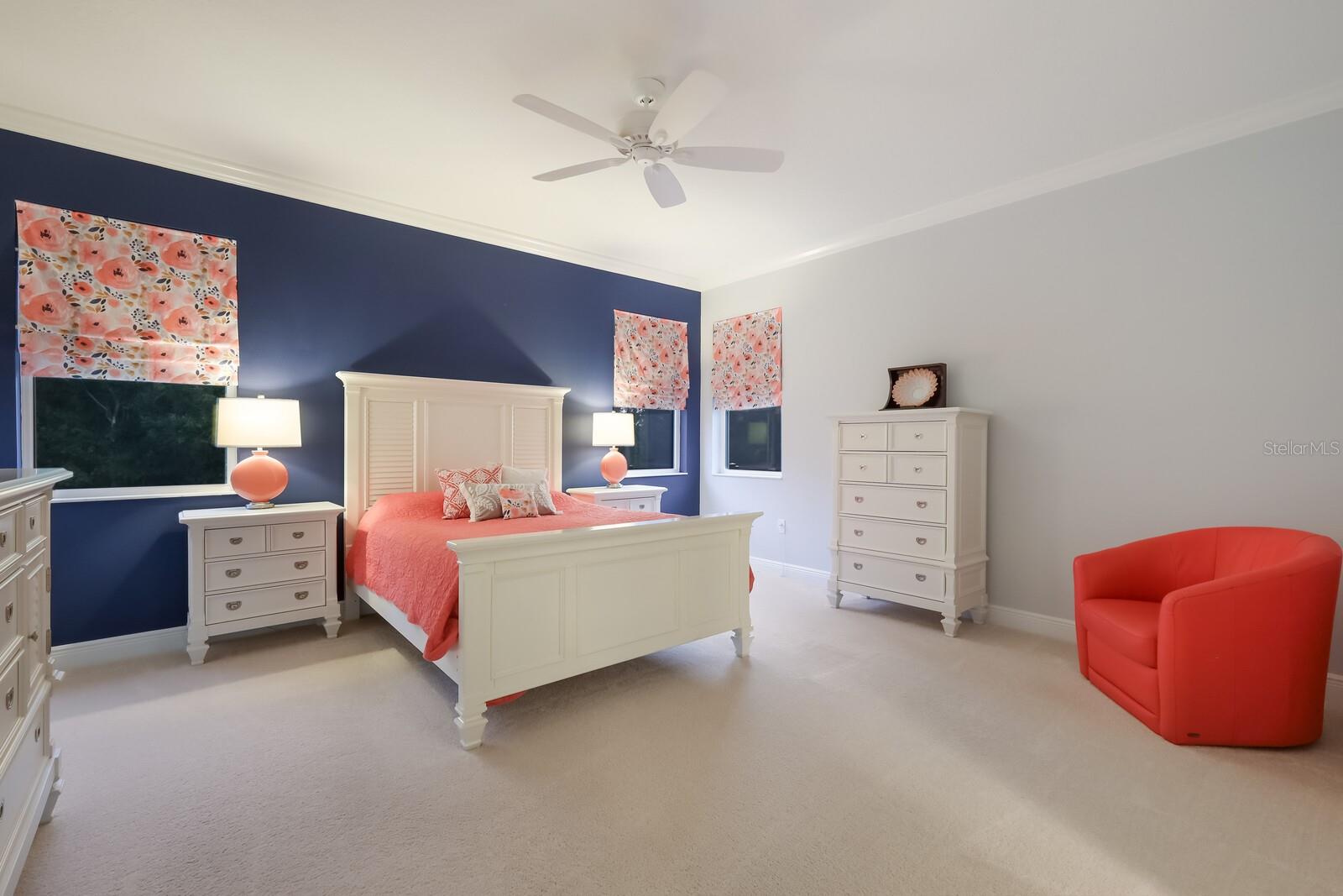 2124 WOODLEAF HAMMOCK CT