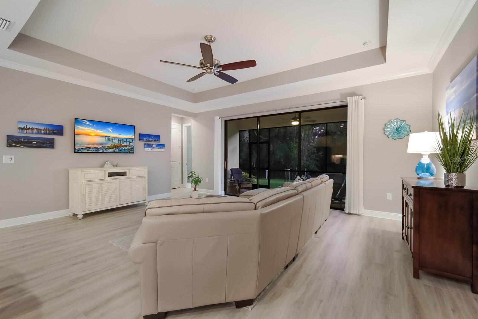 2124 WOODLEAF HAMMOCK CT