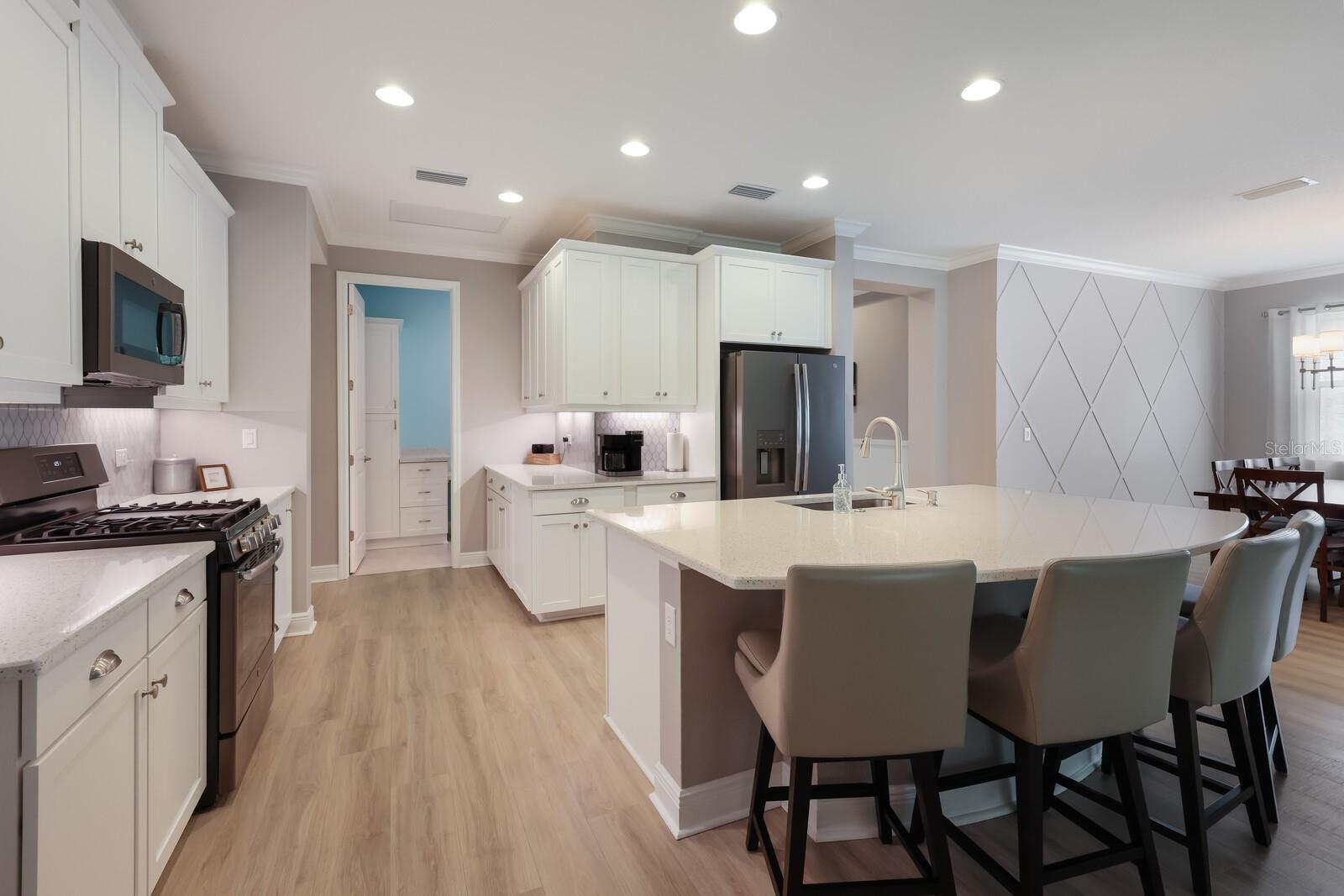 2124 WOODLEAF HAMMOCK CT