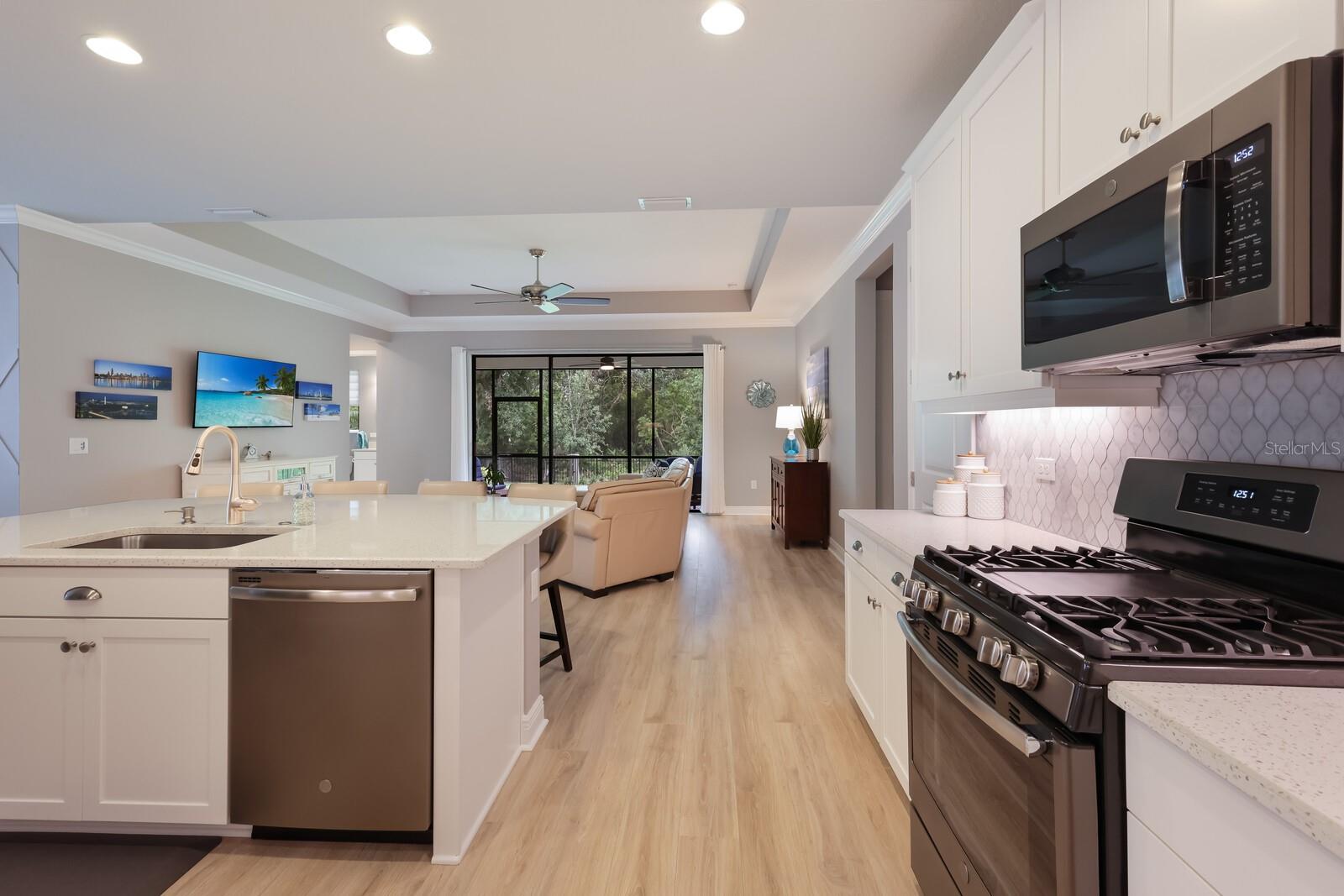 2124 WOODLEAF HAMMOCK CT