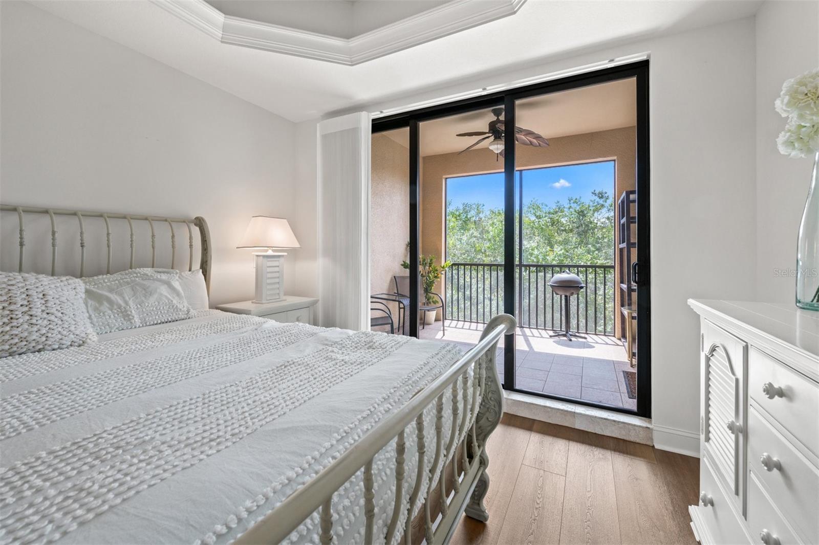 7710 LAKE VISTA CT #302