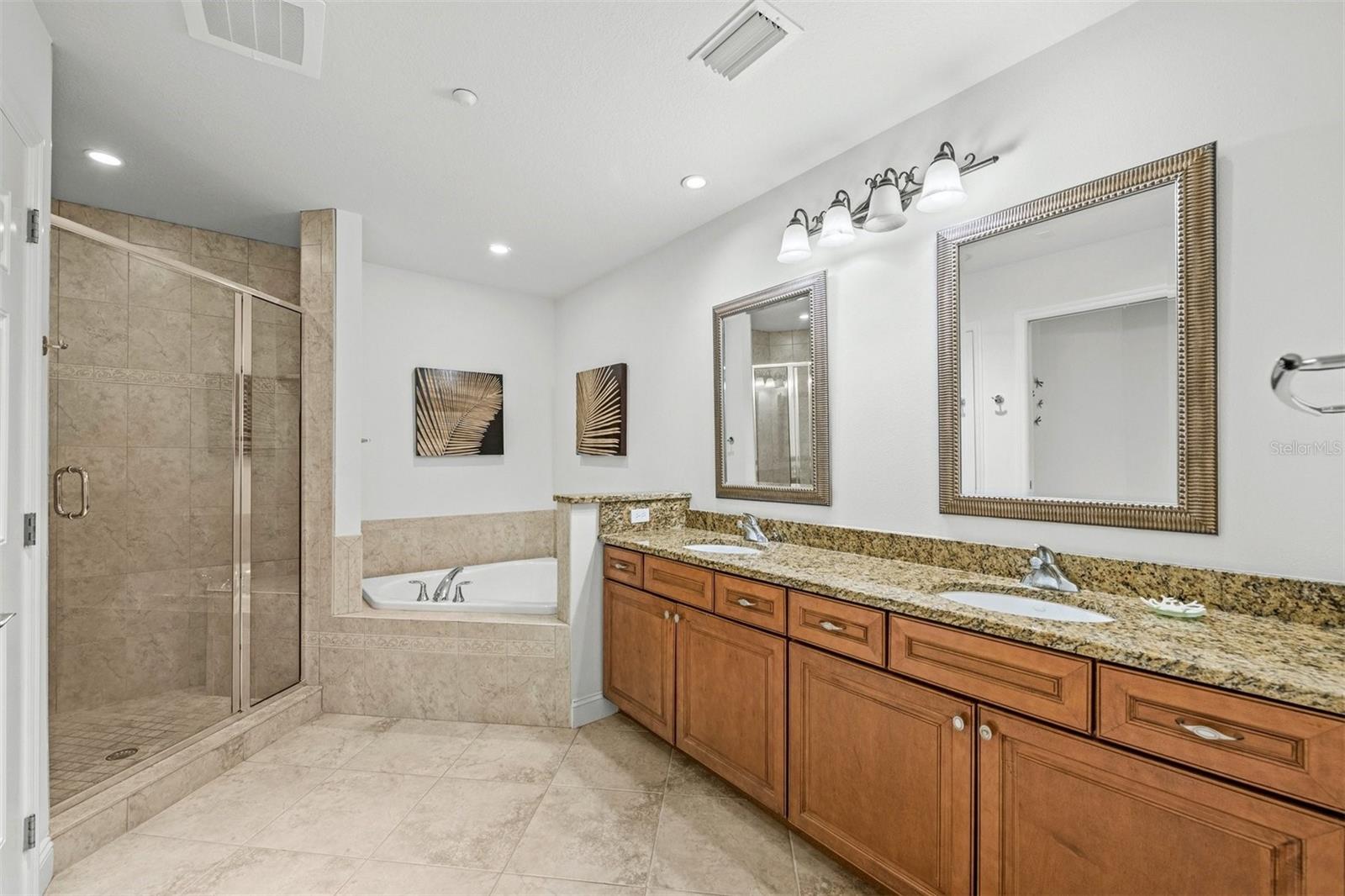 7710 LAKE VISTA CT #302