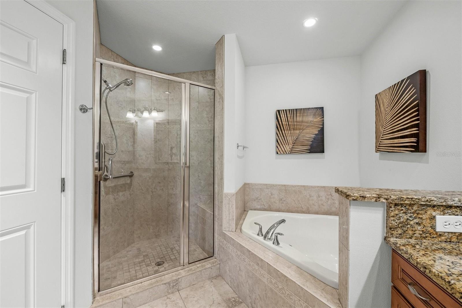 7710 LAKE VISTA CT #302