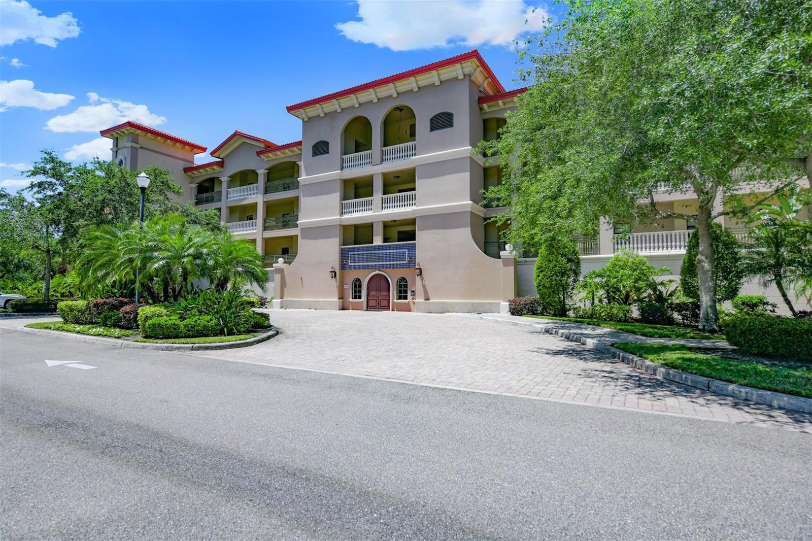 7710 LAKE VISTA CT #302