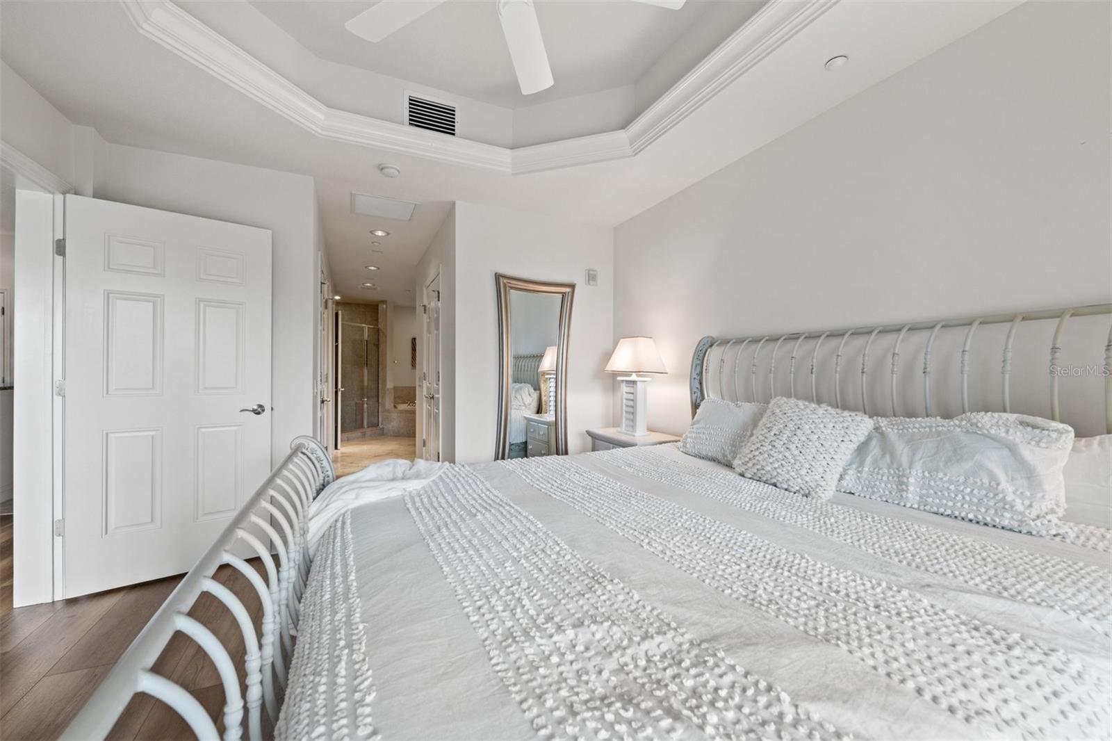 7710 LAKE VISTA CT #302