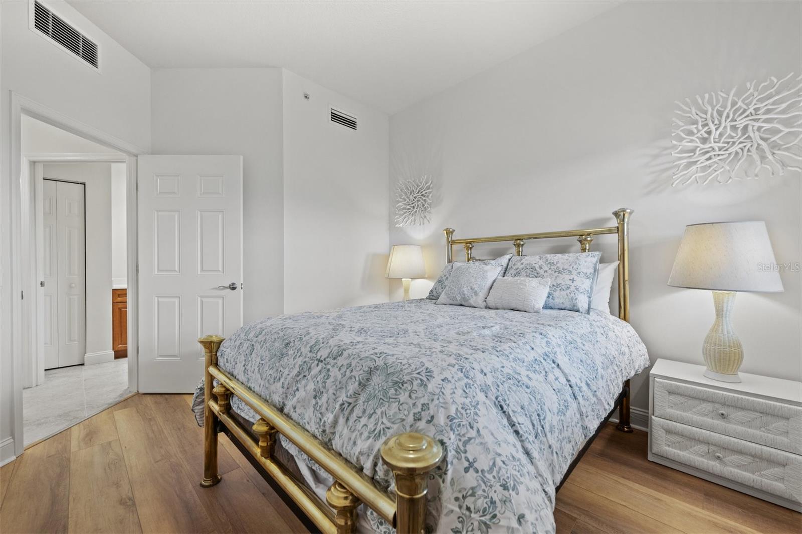 7710 LAKE VISTA CT #302