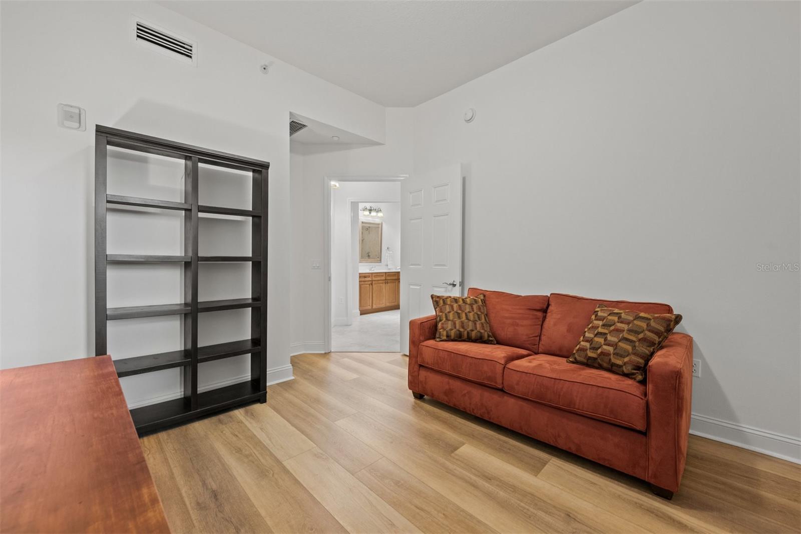 7710 LAKE VISTA CT #302