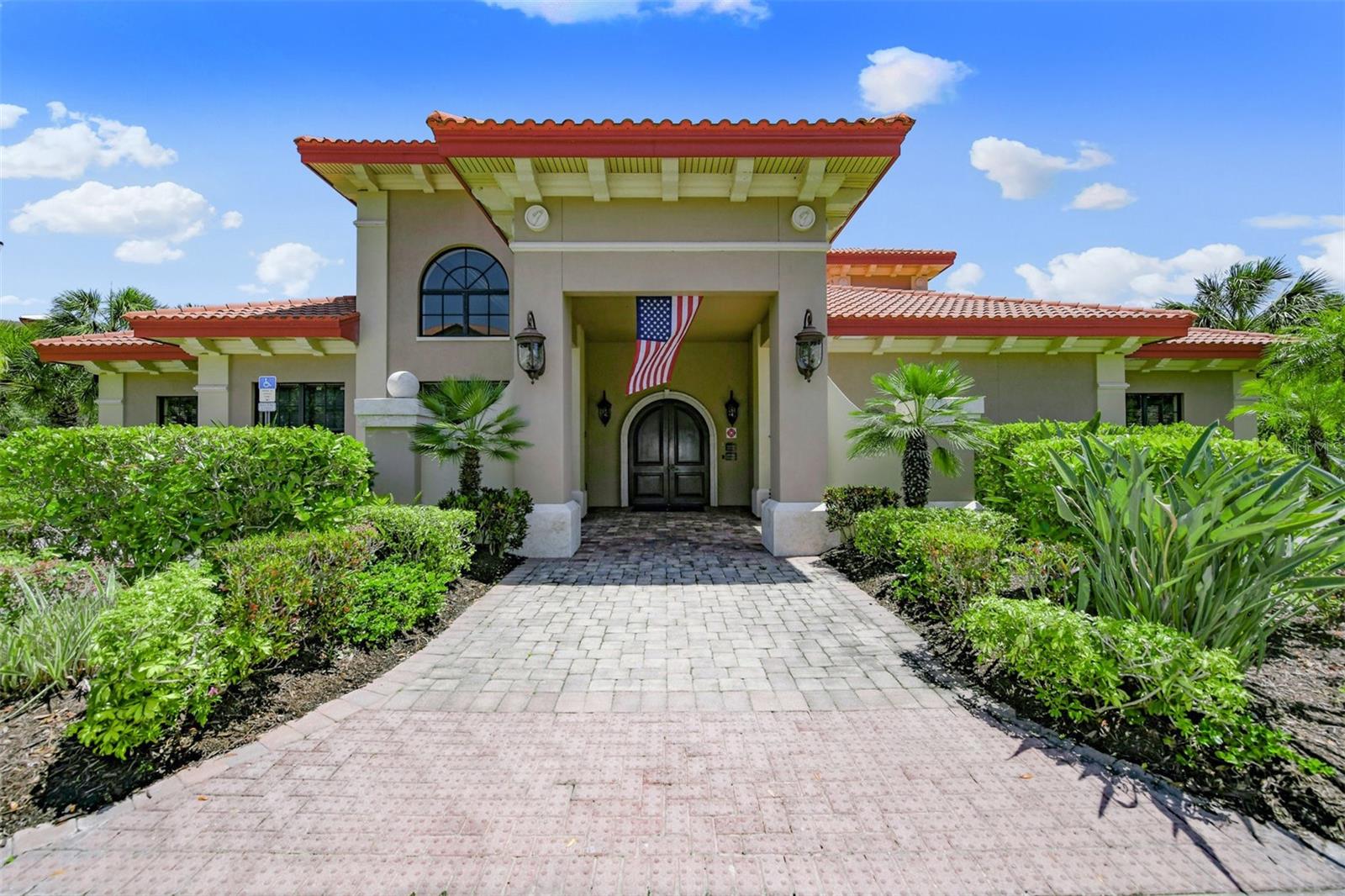 7710 LAKE VISTA CT #302