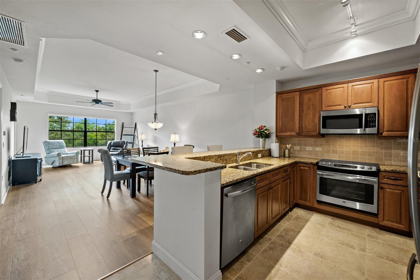 7710 LAKE VISTA CT #302