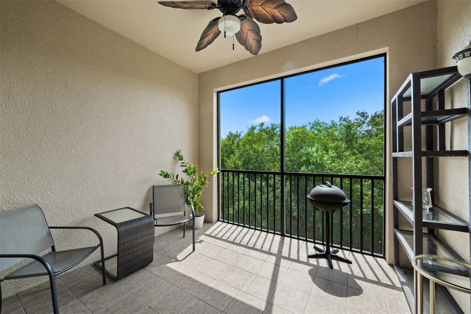 7710 LAKE VISTA CT #302