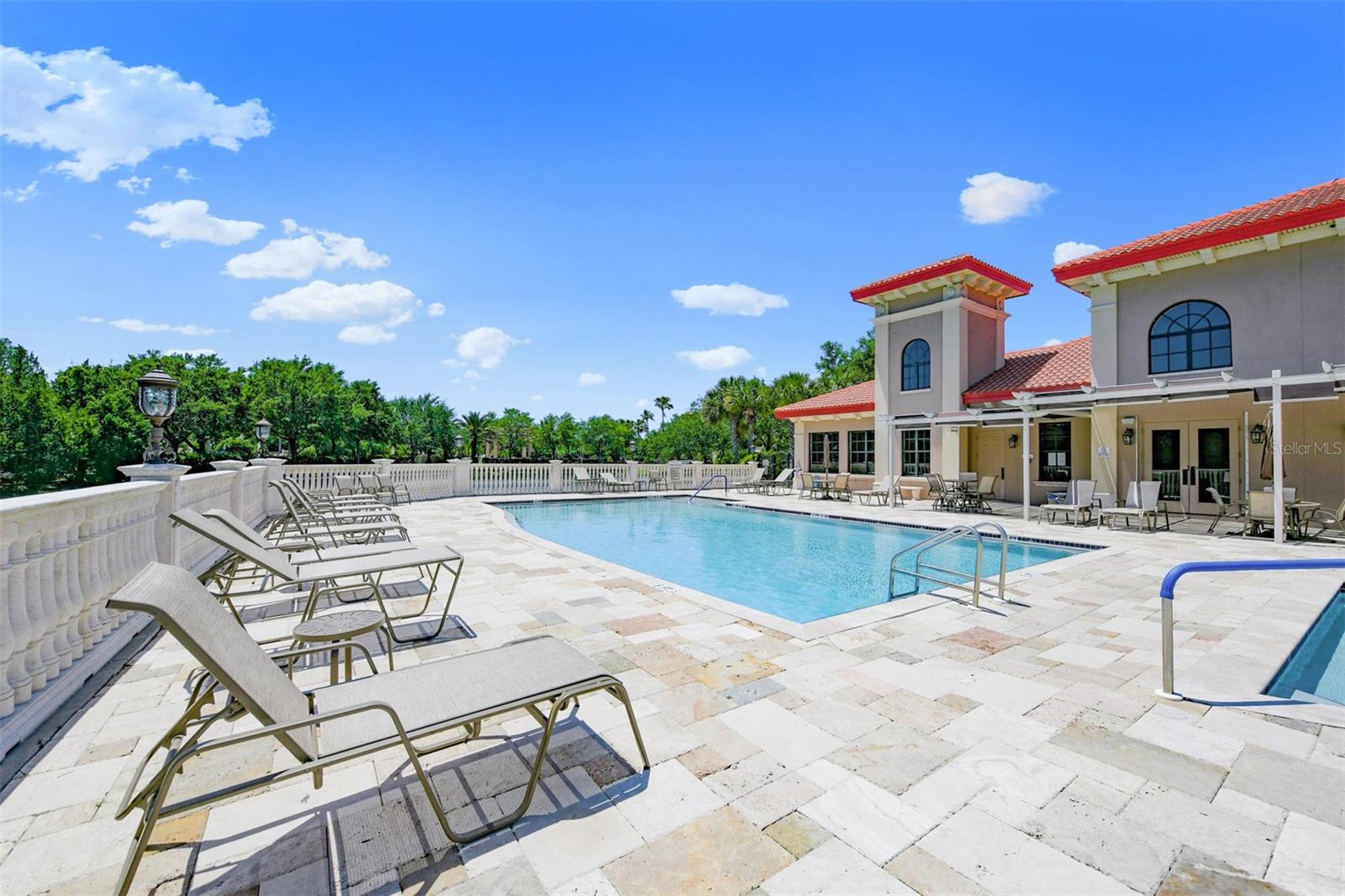 7710 LAKE VISTA CT #302