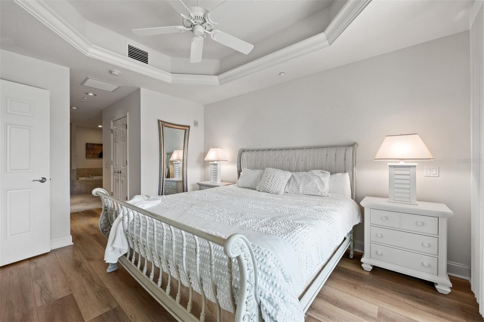 7710 LAKE VISTA CT #302