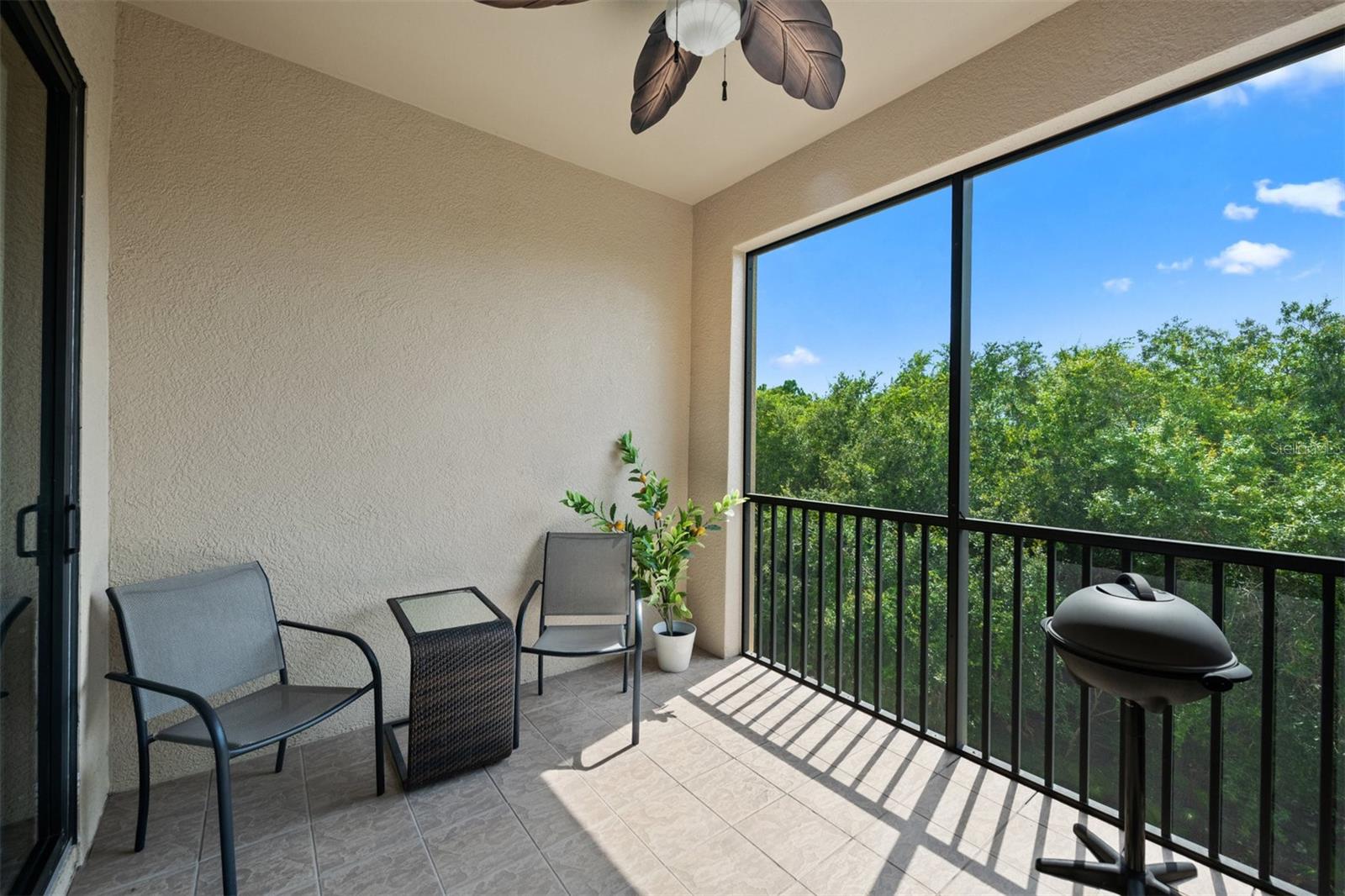 7710 LAKE VISTA CT #302