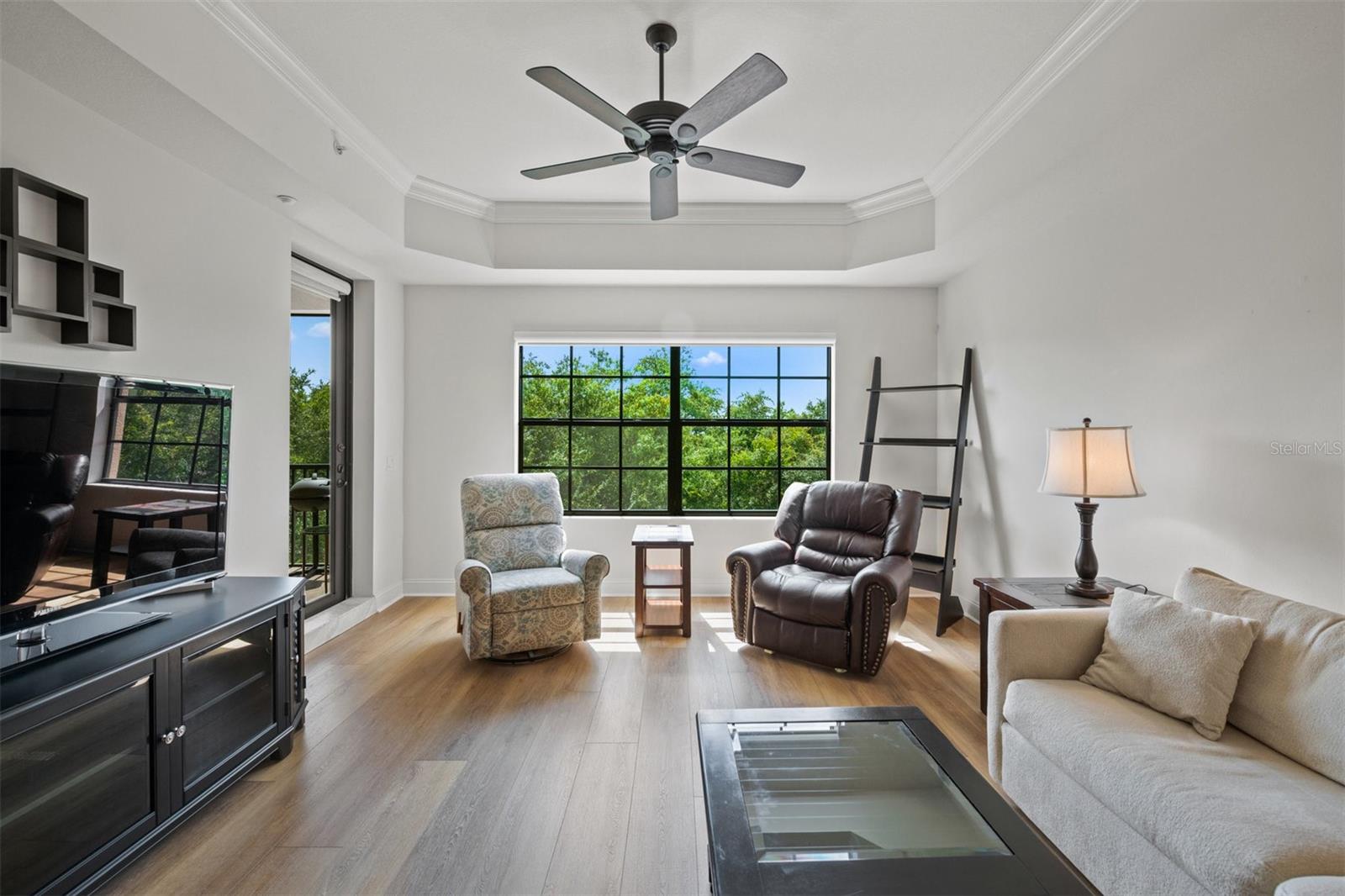 7710 LAKE VISTA CT #302