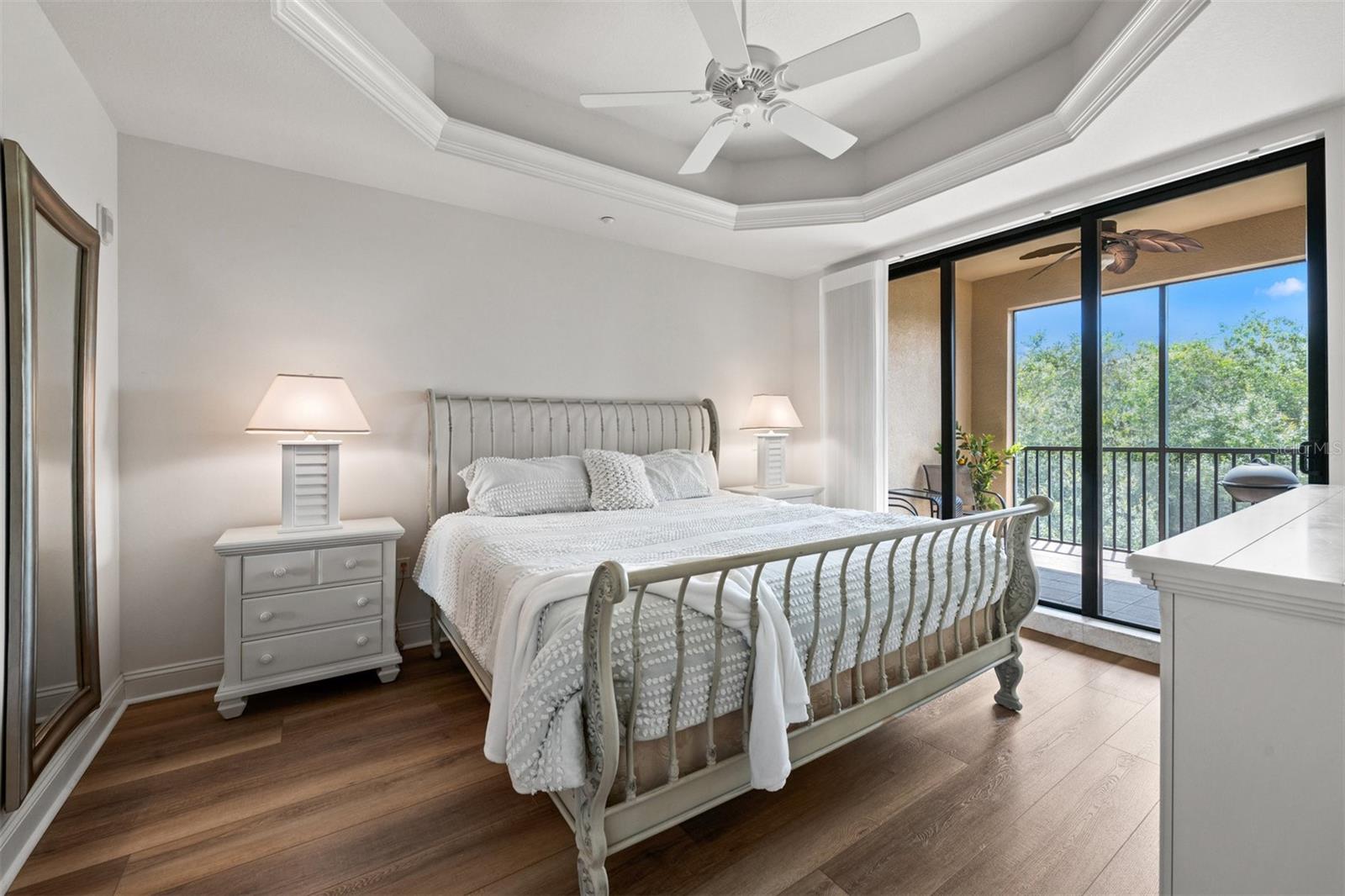 7710 LAKE VISTA CT #302