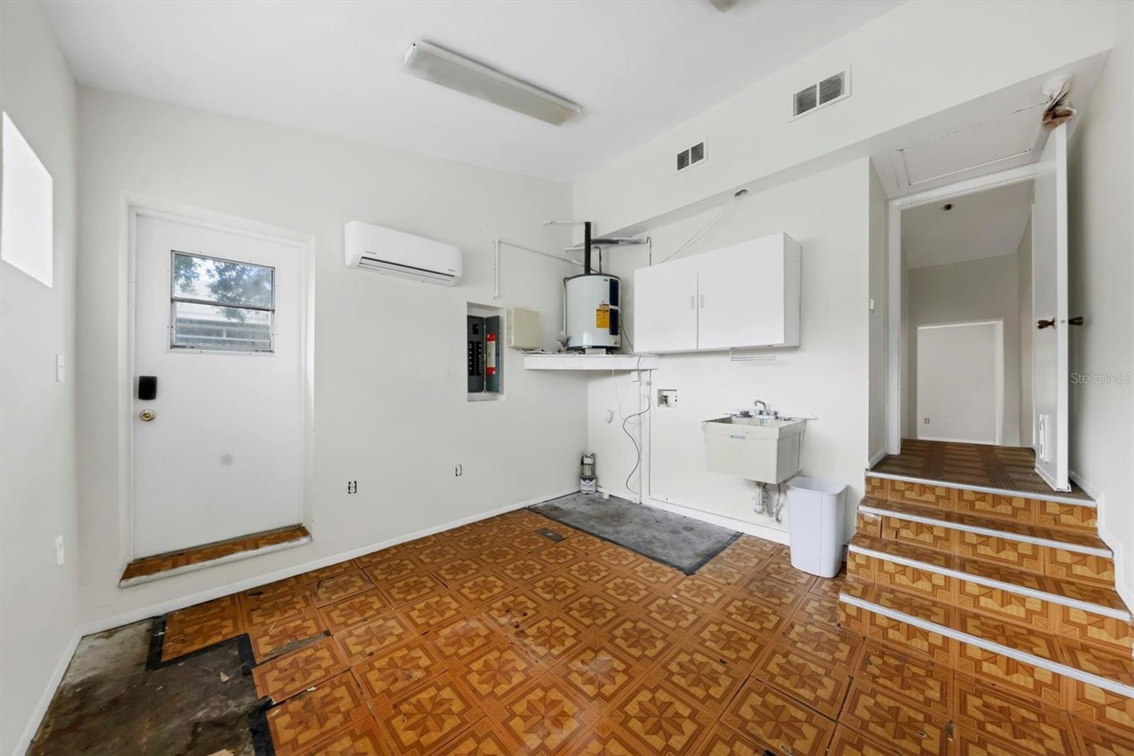 2906 9TH AVE W