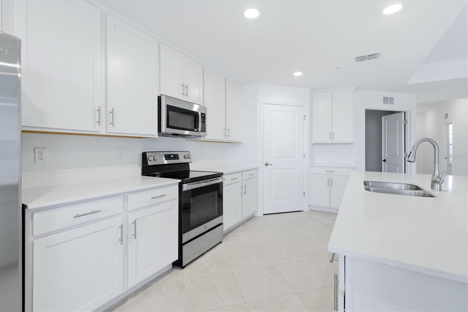 12470 WELLEN GOLF ST #103