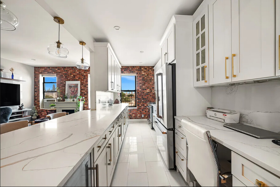 5N at 44-14 Newton Road