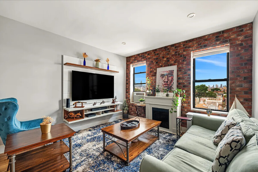 5N at 44-14 Newton Road