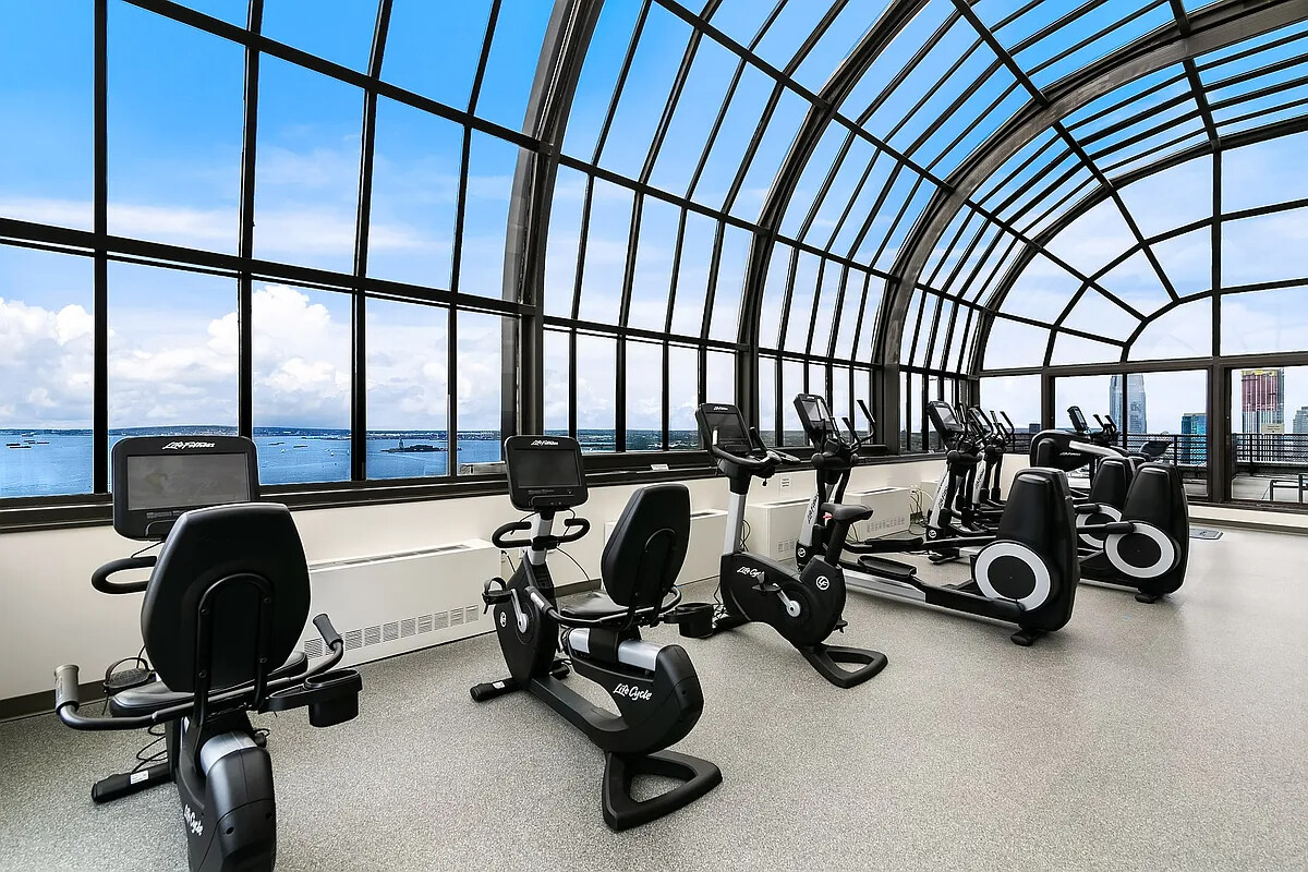 200 RECTOR Place 20J