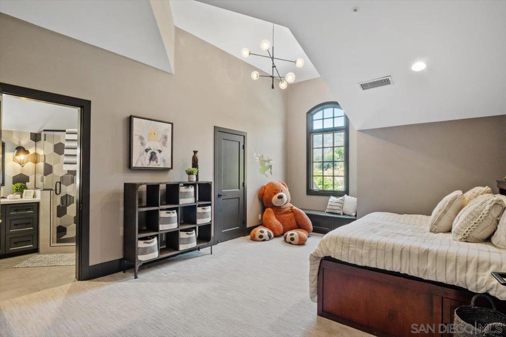 14360 Cascade Crossing